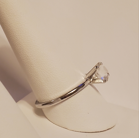 Vintage Uncas Silver Solitaire Crystal Ring - Picture 10 of 13